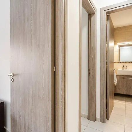 Penthouse Great View Hydromassage Penthouse Hottub Limassol