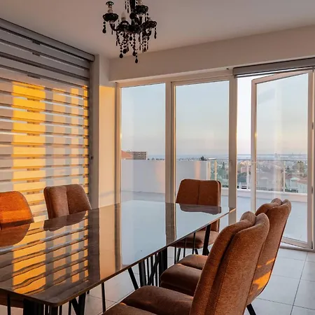 Penthouse Great View Hydromassage Penthouse Hottub Apartament Limassol