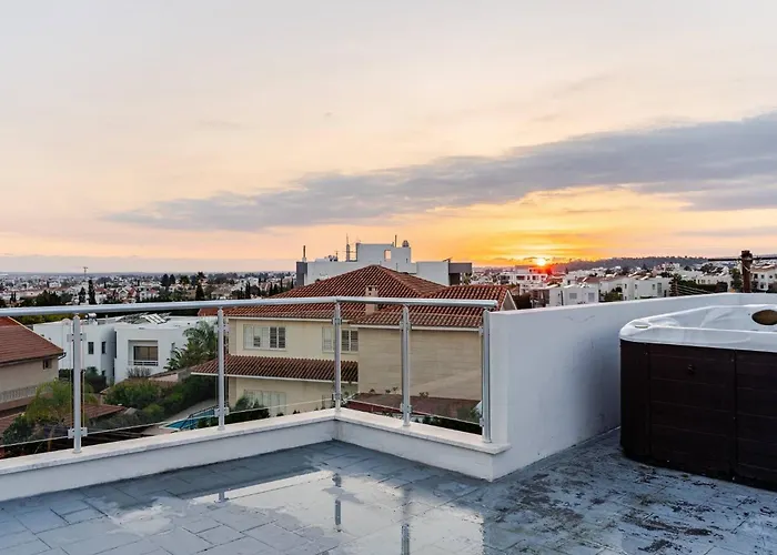 Penthouse Great View Hydromassage Penthouse Hottub Appartement *