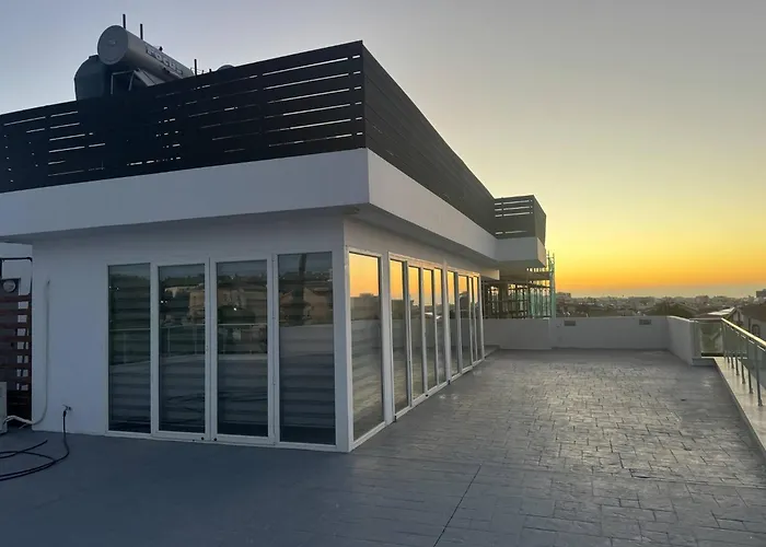 Penthouse Great View Hydromassage Penthouse Hottub * Limassol