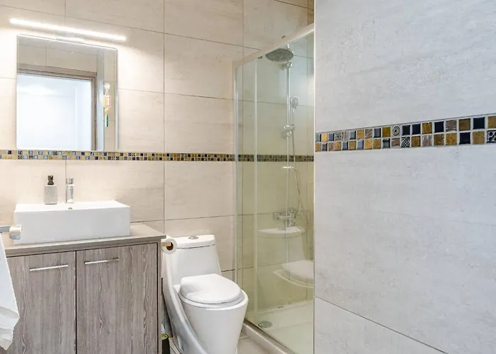 Penthouse Great View Hydromassage Penthouse Hottub * Limassol