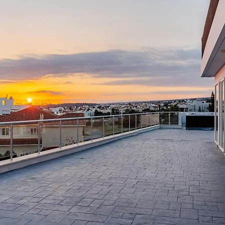 Lejlighed Penthouse Great View Hydromassage Penthouse Hottub Limassol